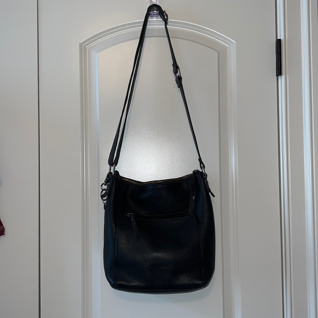 The Sak Black Leather Medium Crossbody Or Shoulder Handbag.